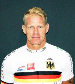 Frank Bussmann mit seinem Fahrrad