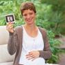 schwangere Frau mit Ultraschallbild